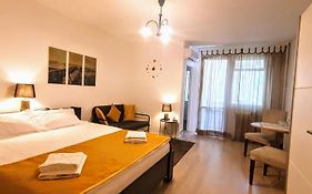 City Break Park Studio Bucharest